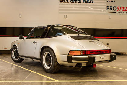 Porsche 911 3.2 Targa (1986)-3